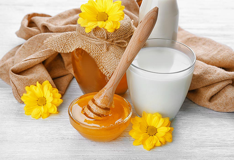 افزایش وزن با انواع معجون های چاقی-milk-and-honey-mixture